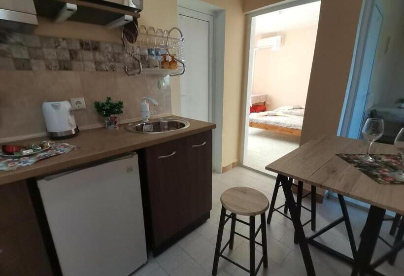 Апартаменты 1 Спальня с Балконом, Guest House 51