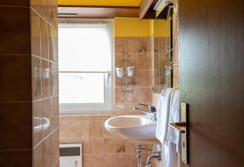 四人标准间, Hôtel Restaurant Et Spa Au Tilleul