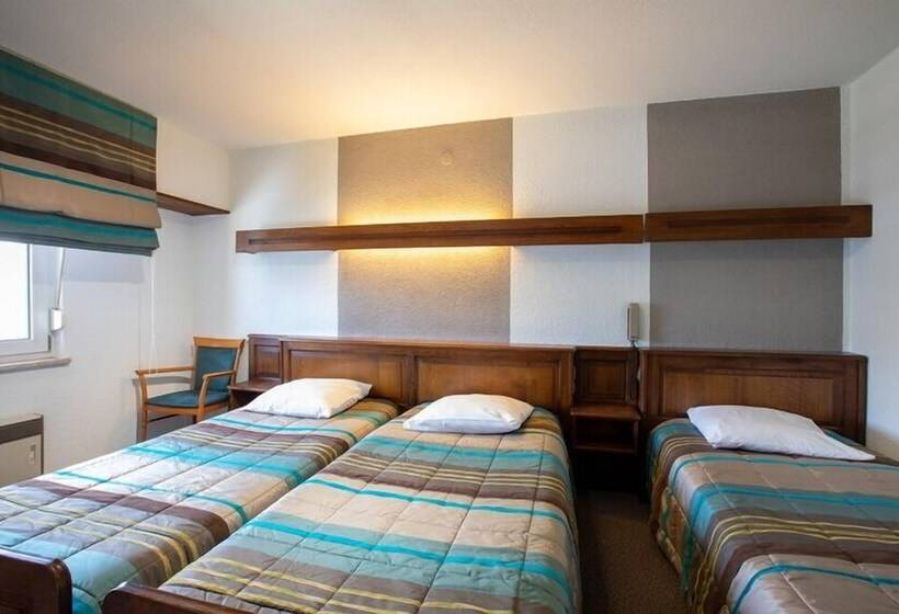 标准三人间, Hôtel Restaurant Et Spa Au Tilleul