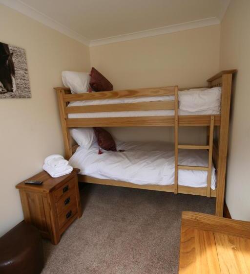 Quarto Familiar, Stocks