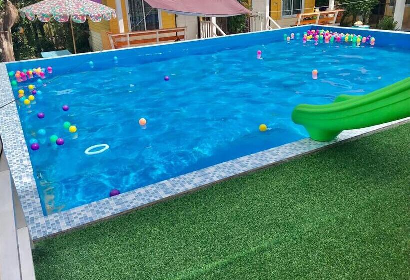 بانگلوی استاندارد, Pooma Resort