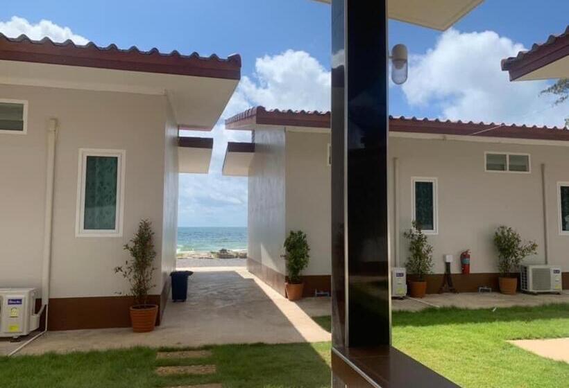 بانگلوی استاندارد با چشم‌انداز دریا, Pooma Resort