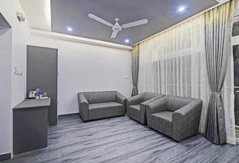غرفة سوبيريور, Treebo Premium Raffis  Andalusia Bay Way