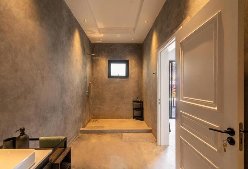 스위트 킹사이즈 침대, V Hotel In Paje