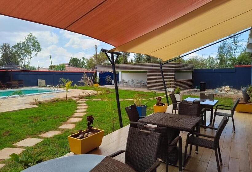 اتاق لوکس, The Warwick Hotel, Nanyuki Kenya