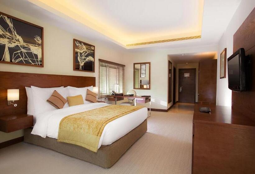 اتاق لوکس با تخت بزرگ, Copthorne Hotel Baranan