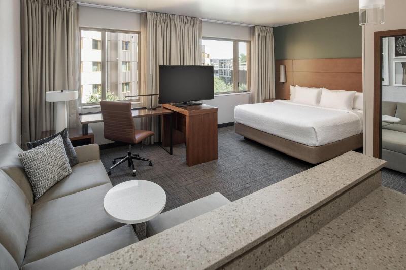带大床的标准工作室, Residence Inn By Marriott Portland Downtown/pearl District