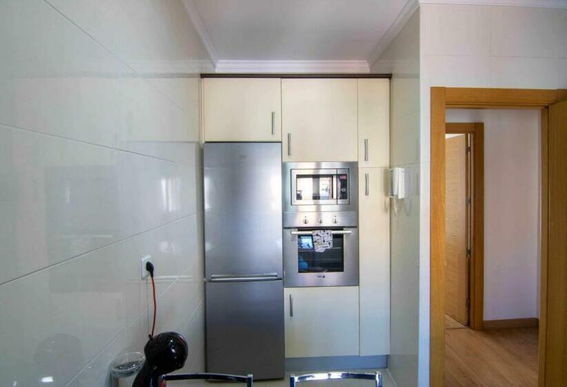 דירת שלושה חדרים, Apartamento Paris