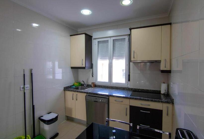 דירת שלושה חדרים, Apartamento Paris