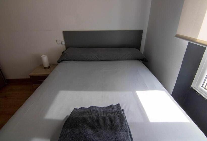 דירת שלושה חדרים, Apartamento Paris