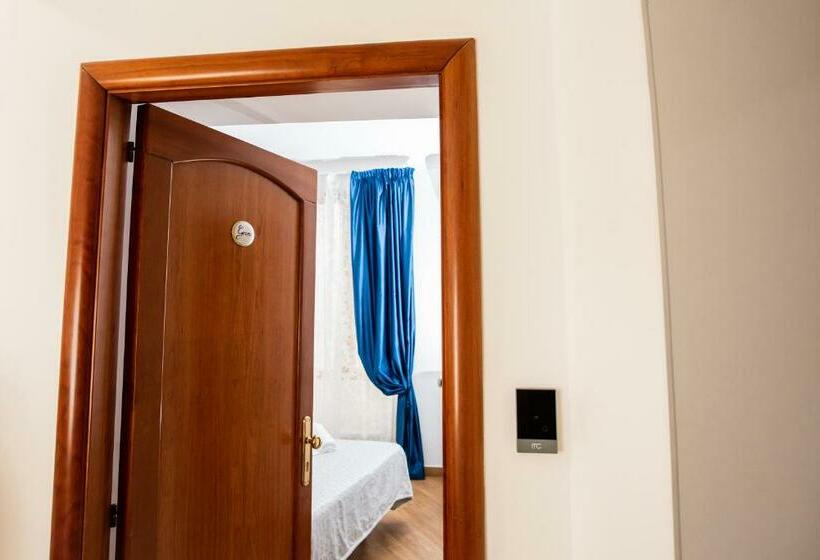 اتاق استاندارد سه نفره, B&b Lo Scrigno