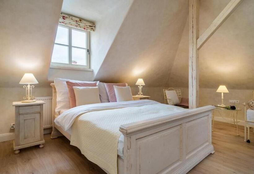 Номер Стандарт Трехместный, Boutique Hotel Soukeníkův Dům