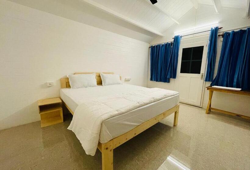 Люкс Кровать Кинг, Cocos Beach Resort
