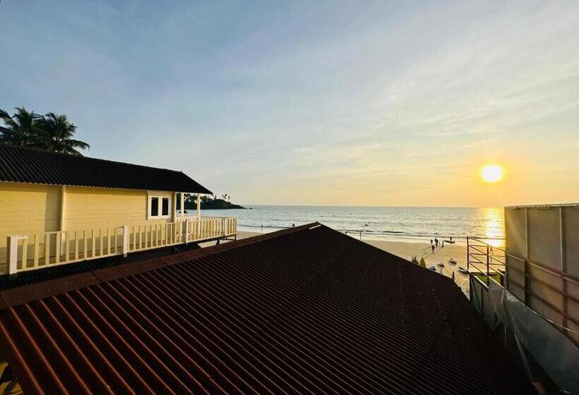 Люкс Кровать Кинг, Cocos Beach Resort