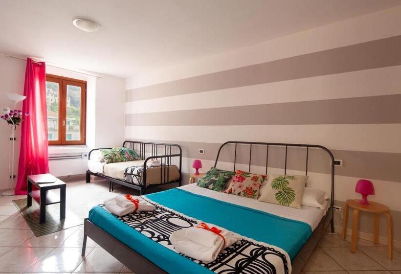 اتاق استاندارد چهار تخته با چشم‌انداز دریا, Ciao Bella Colors