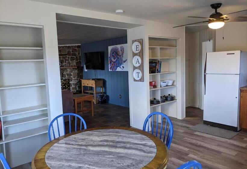 Апартаменты 3 Спальни, Slackwater Inn
