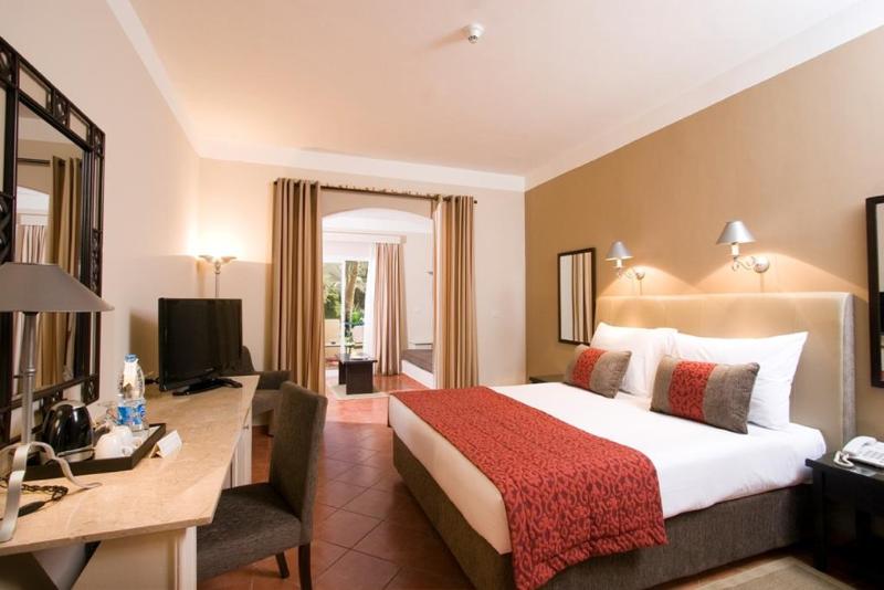 Quarto Familiar Superior, Jaz Makadina