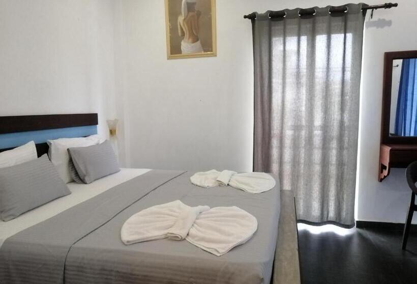 Номер Deluxe с Балконом, Le Petit Hotel & Restaurant