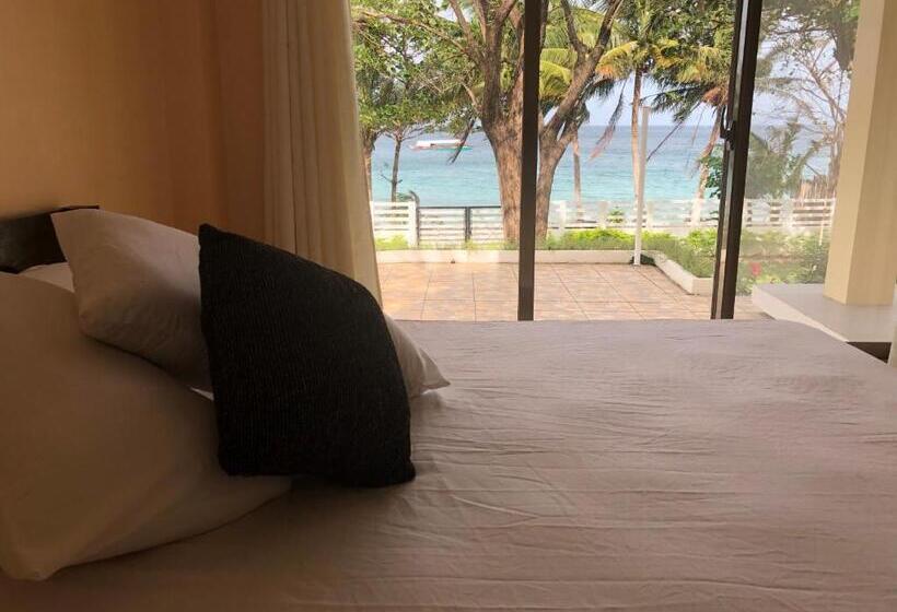 Люкс Вид на Море, Amami Beachfront Villa With Private Beach