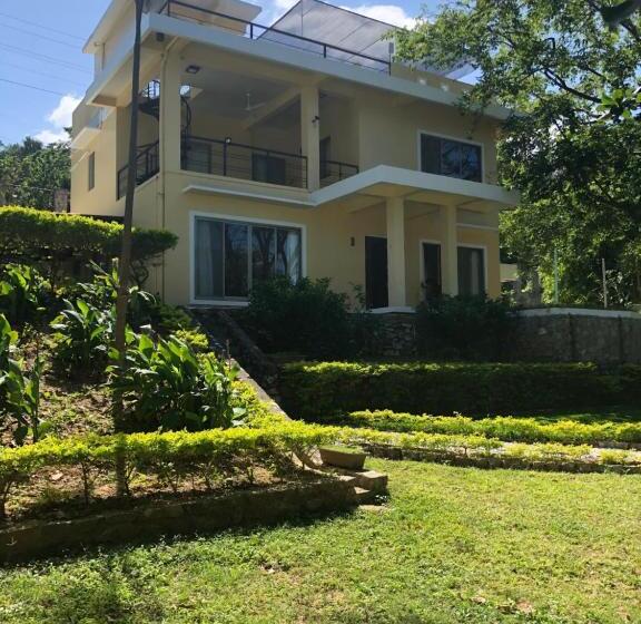 Вилла 1 Спальня, Amami Beachfront Villa With Private Beach