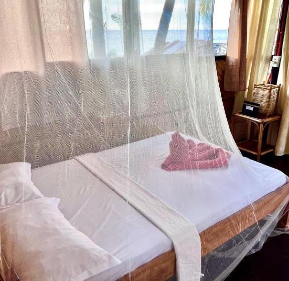 Бунгало Deluxe, Amami Beachfront Villa With Private Beach
