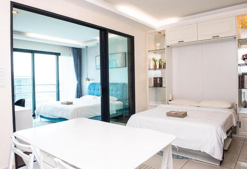 Полулюкс Вид на Море, Stay @ Almas Puteri Harbour