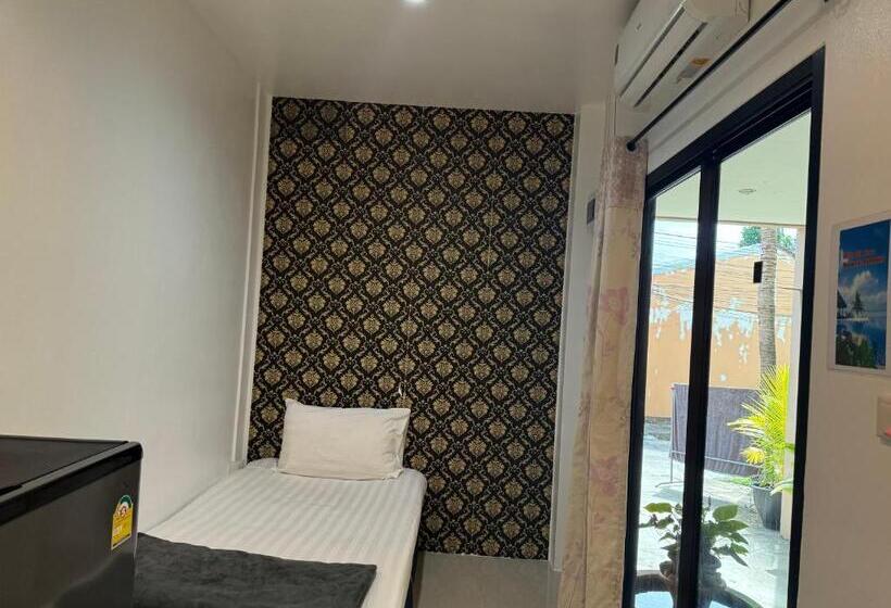 اتاق استاندارد با تخت بزرگ, Golf House