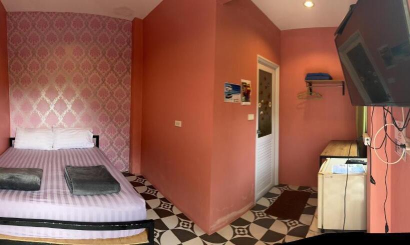 اتاق استاندارد, Golf House