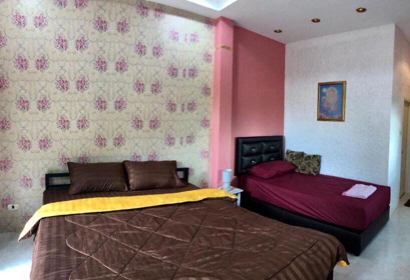 اتاق سوپریور سه تخته, Golf House