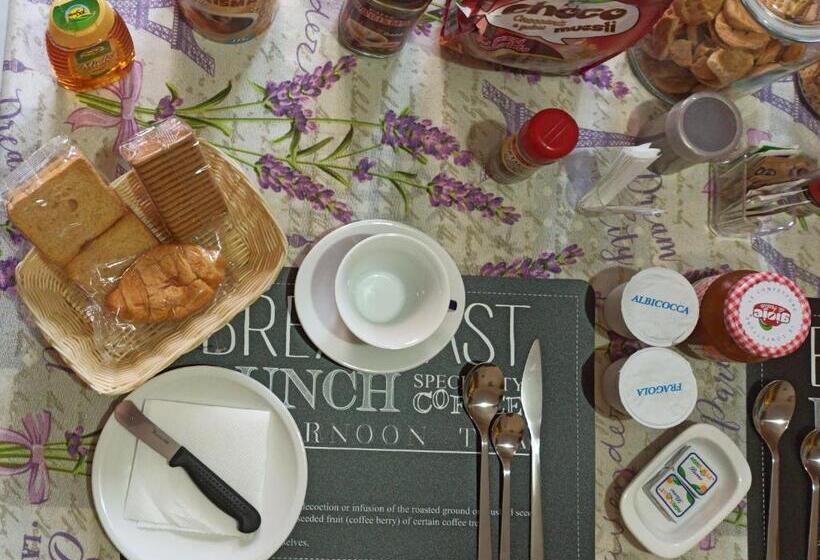 اتاق استاندارد چهارنفره با بالکن, B&b Etneo