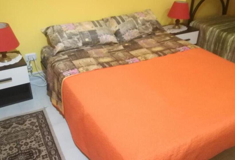 اتاق استاندارد چهارنفره با بالکن, B&b Etneo