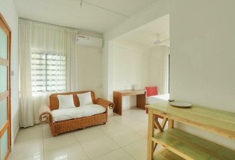 اتاق لوکس با بالکن و چشم‌انداز دریا, Auberge Seafever
