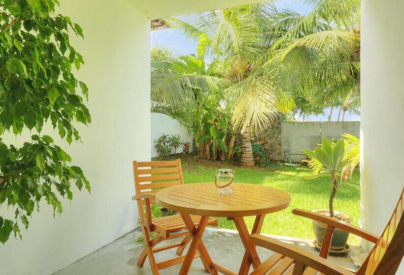 اتاق استاندارد با چشم‌انداز باغ, Auberge Seafever