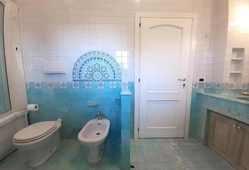Трехместный Номер Стандарт с Балконом, Villa Bruna