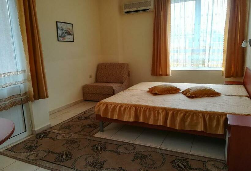 Номер Стандарт, Guest House Georgieva Ravda