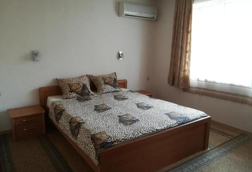 Номер Deluxe, Guest House Georgieva Ravda