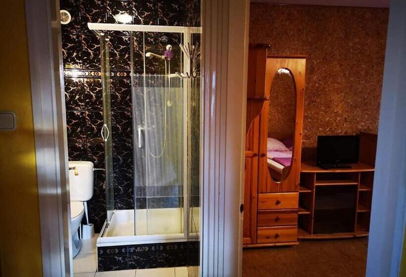 スタンダードルーム, Széplak Apartman