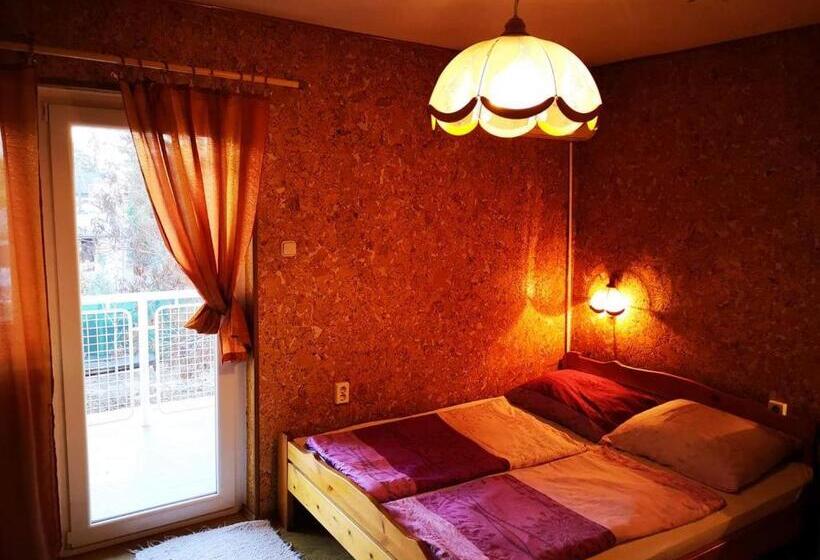 Standard room with outdoor bath, Széplak Apartman