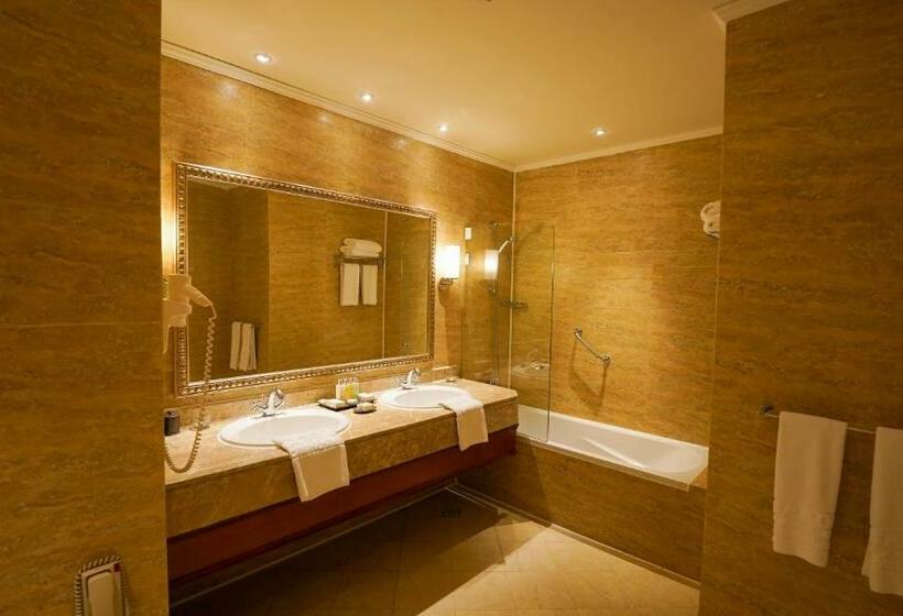 سوییت خانوادگی, Baron Palace Sahl Hasheesh