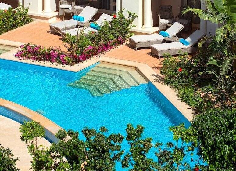 Swim-up suite, Baron Palace Sahl Hasheesh