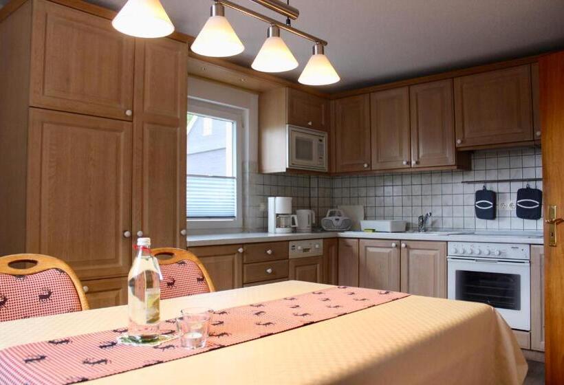 Апартаменты 1 Спальня с Видом, Ferienwohnung & Gästezimmer Schrichten