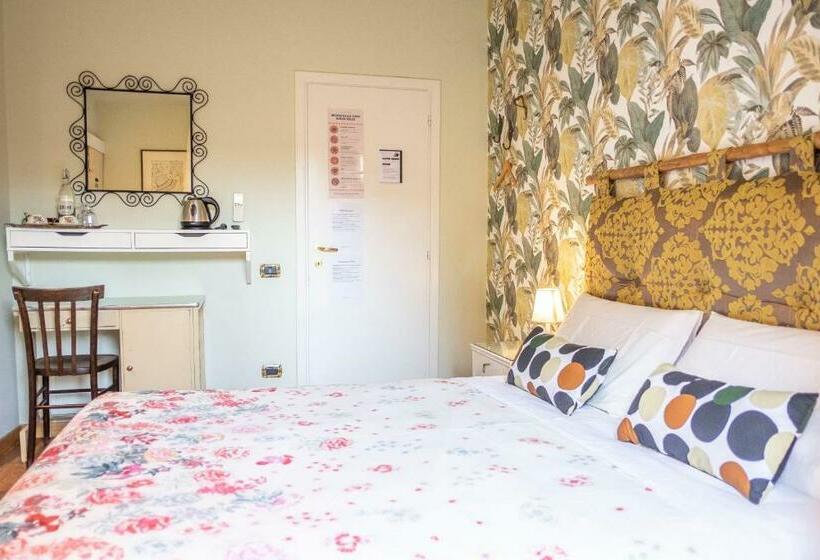 اتاق استاندارد با بالکن, B&b Anastagi