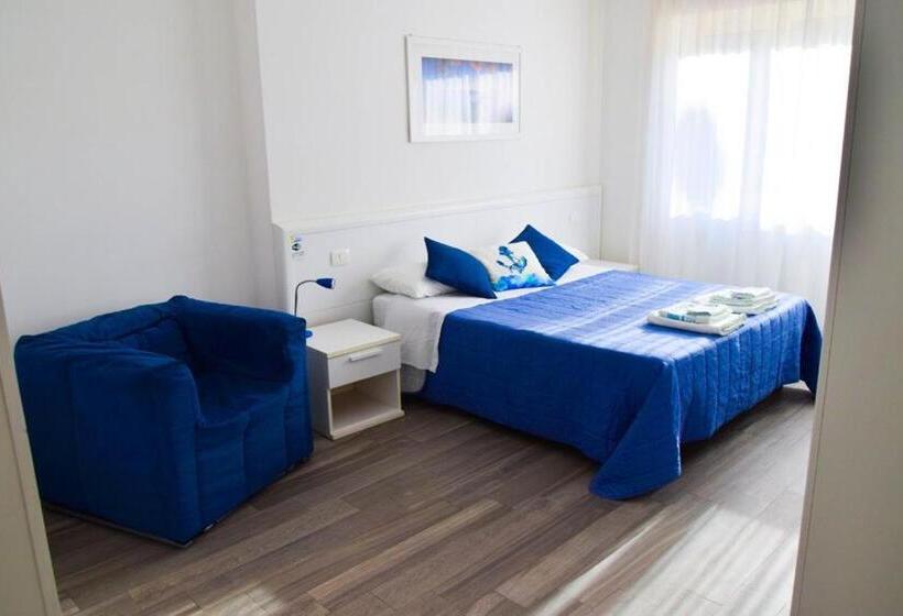 Quarto Triplo Deluxe Vista Mar, La Marina B&b
