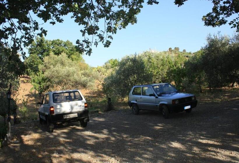 اتاق استاندارد چهارنفره با بالکن, B&b Villa Calagioli