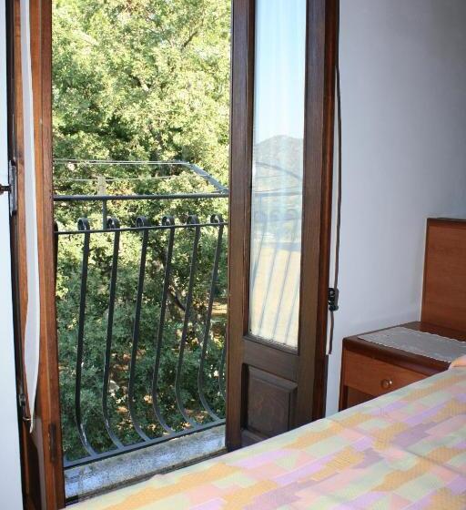 اتاق استاندارد چهارنفره با بالکن, B&b Villa Calagioli
