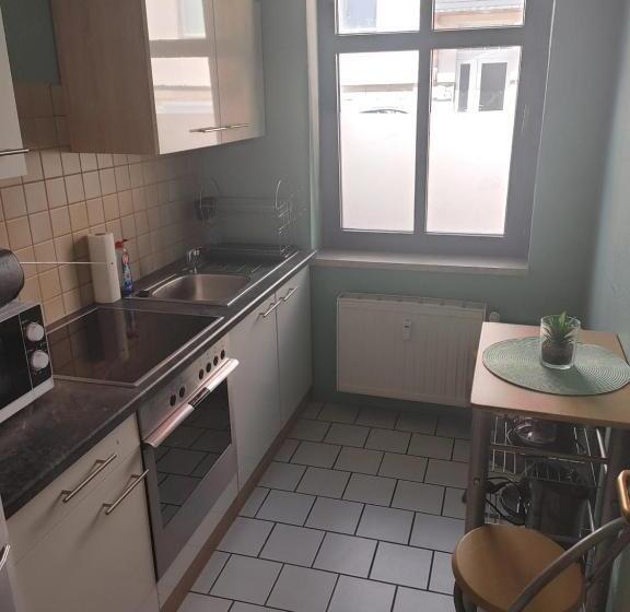 Студия Стандарт, Hostel Schützenbrücke