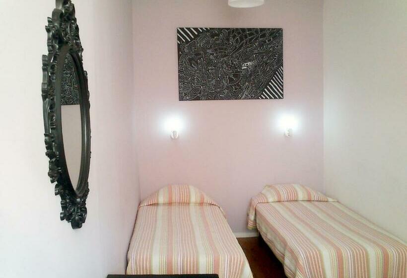 اتاق خانوادگی با سرویس بهداشتی مشترک, Duas Nações Guest House