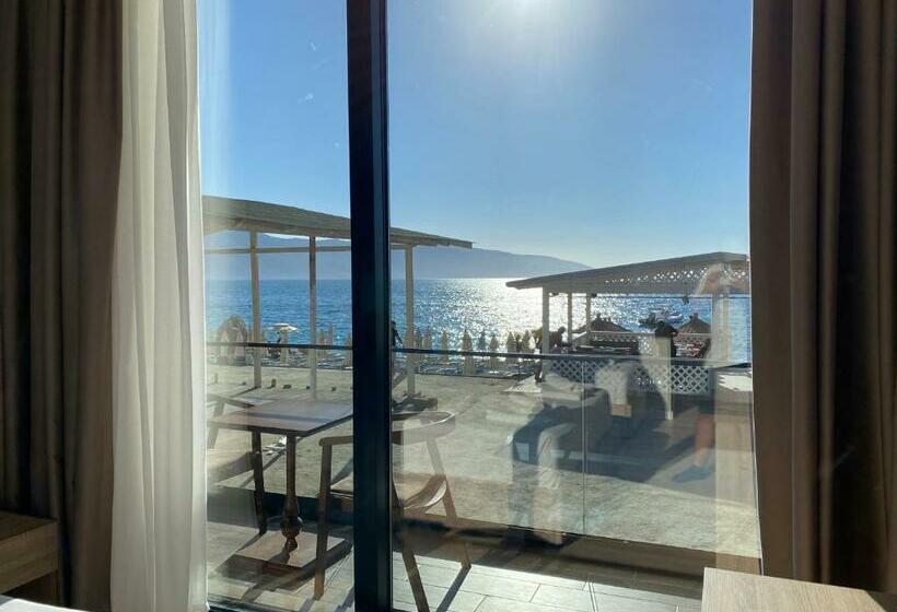 اتاق سه نفره دلوکس با چشم‌انداز دریا, Tramonto Vlore