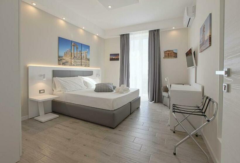 Номер Deluxe Вид на Море, Esseneto Rooms