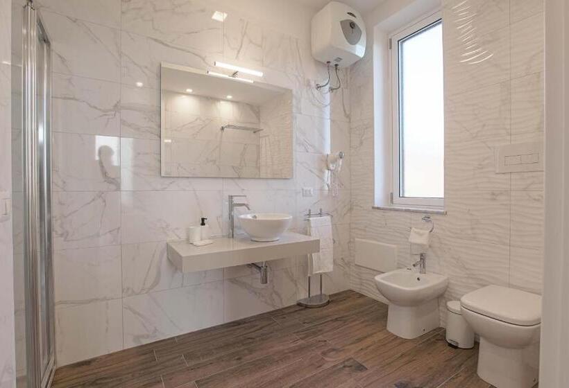 Апартаменты 1 Спальня Вид на Море, Esseneto Rooms